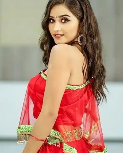 Esha Khan